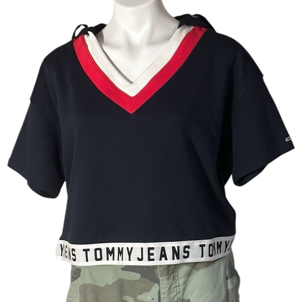 Tommy Jean ladies cropped short sleeve sweatshirt hoodie, size L/G.